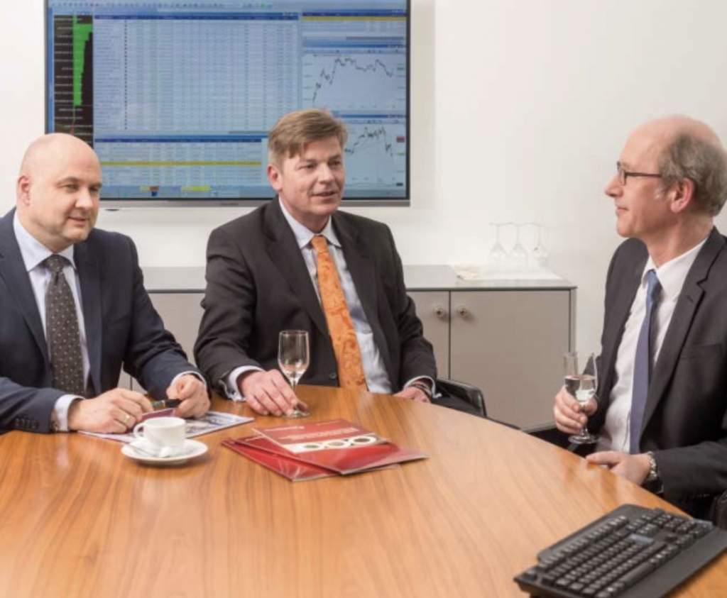 Die Private Banking-Experten der Sparkasse Bremen (v. l.): Rolf Claaßen; Stephan Bruns und Volker Warnke